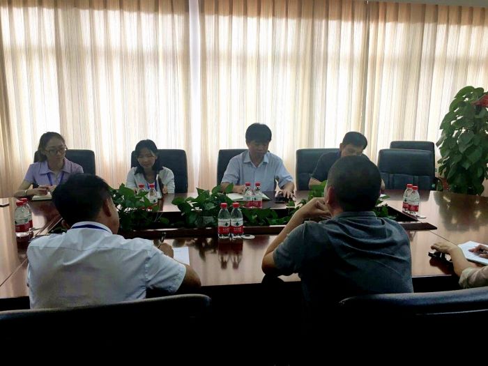 1002座谈会现场。。。。。。。李梅凤摄.jpg