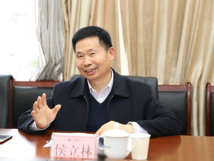 侯立林讲话.JPG