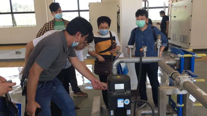 1.1专家组组长陈学英现场领导工作700.jpg
