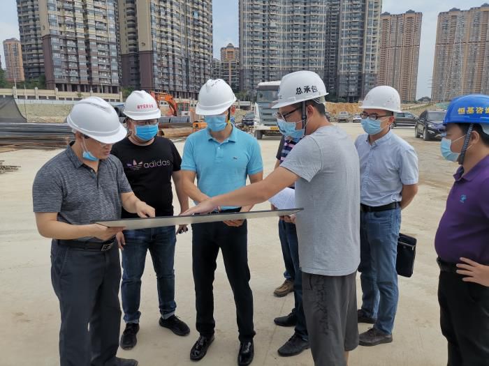 2.1调研现场。。。。。。潘治昆 摄700.jpg