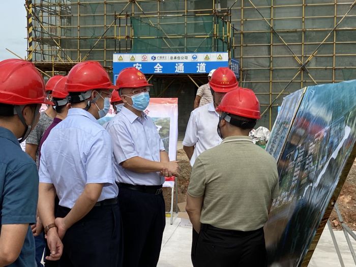 相识学院建设情况。。。。。。。韦艳兰 摄.jpg