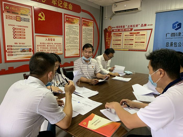 查抄组查抄资料。。。。。。 刘萌萌 摄.jpg