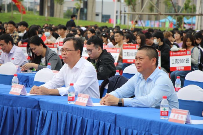 63陈祖训出席工商学院武鸣新校区启用典礼暨开学典礼.jpg