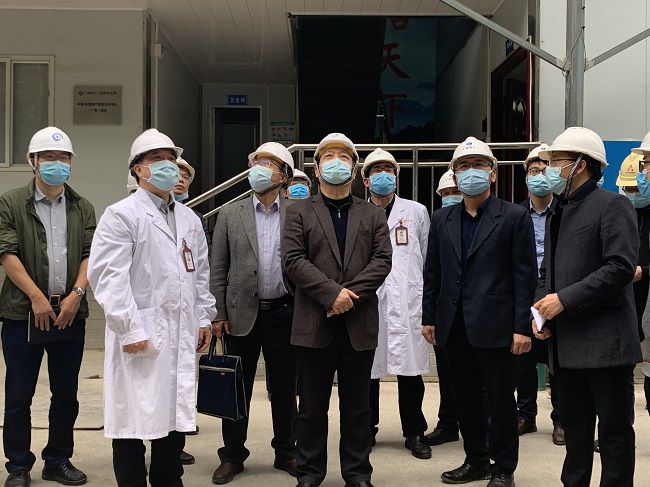视察项目现场。。。。。。。唬；；；畦￡ 摄（建图）.jpg