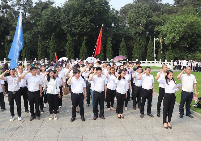 沉温入党誓词。。。。。周煜川摄（建图）.jpg