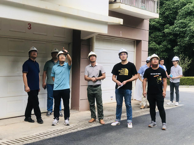 查抄现场。。。。。。。。陈晓赟 摄（建图）.png