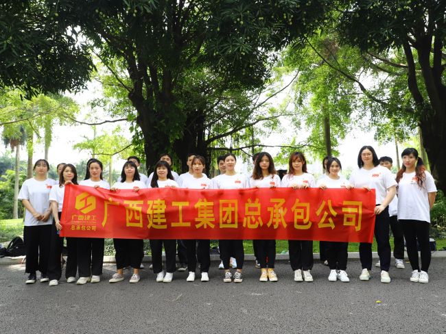 座谈会现场。。。。。。。杨桂峰 摄（建图）.jpg