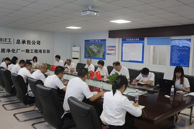 党课现场。。。。。。。张钊林 摄（建图）.jpg
