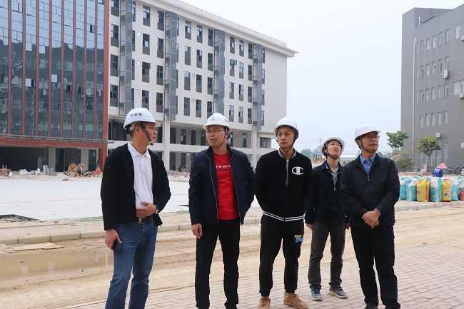陈祖训到交院项目查抄领导。。。。。。 周煜川 摄（建图）.jpg