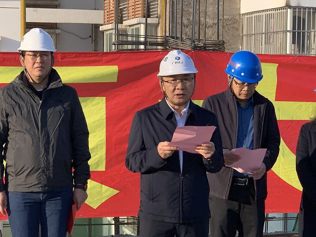 致辞现场。。。。。。。龙兆杰 摄（建图）.jpg