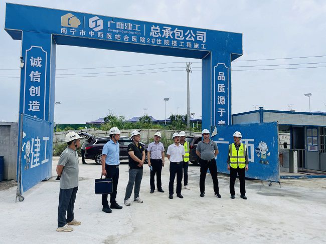 邓少新深刻施工现场。。。。。。。苏卫传 摄（原000图000000000000000）.jpg